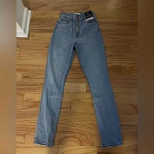 NWT Abercrombie and Fitch Curve Love Jeans